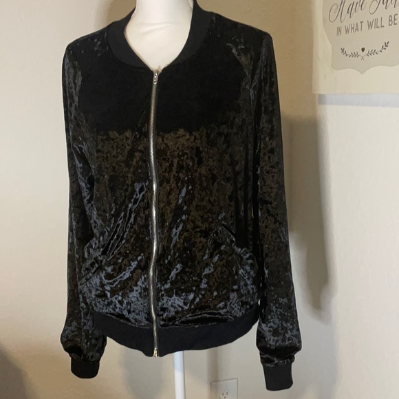 Used black zipper bomber - Picture 1 of 4